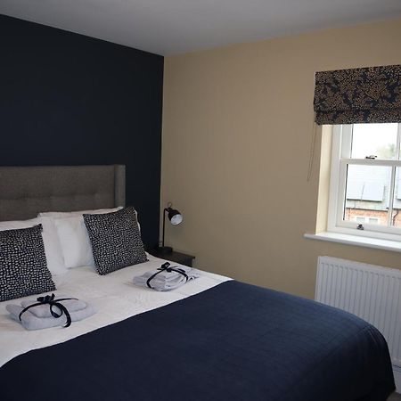 Canal View Cottage With Log Fire & Parking 블리스워스 외부 사진