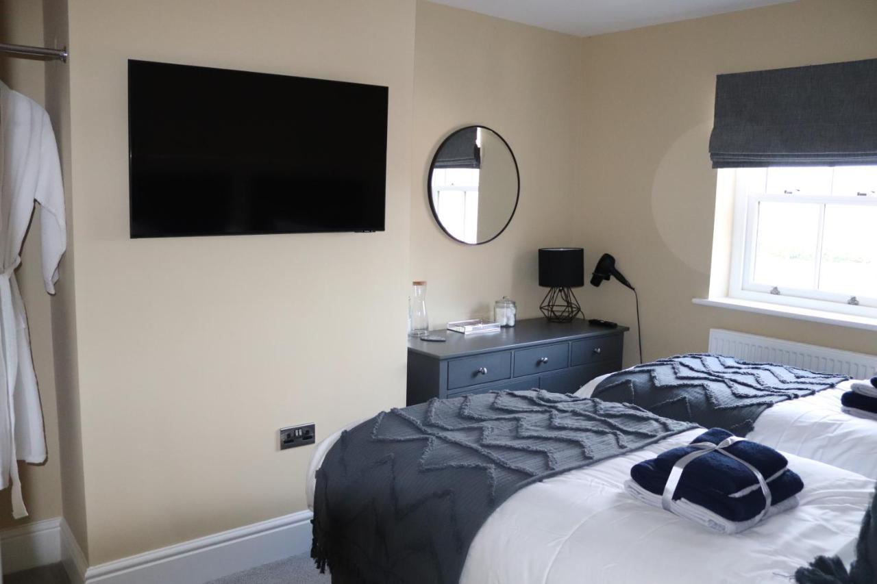Canal View Cottage With Log Fire & Parking 블리스워스 외부 사진