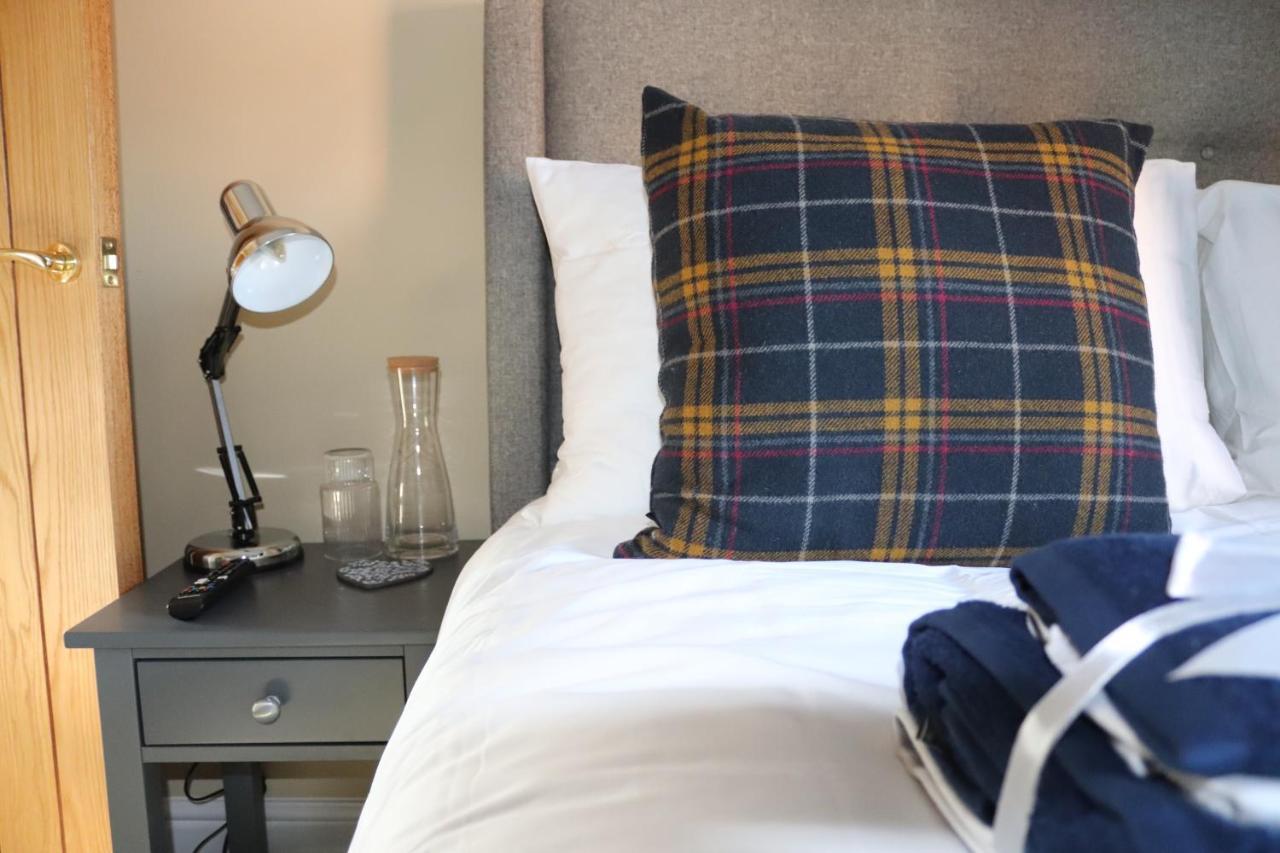 Canal View Cottage With Log Fire & Parking 블리스워스 외부 사진