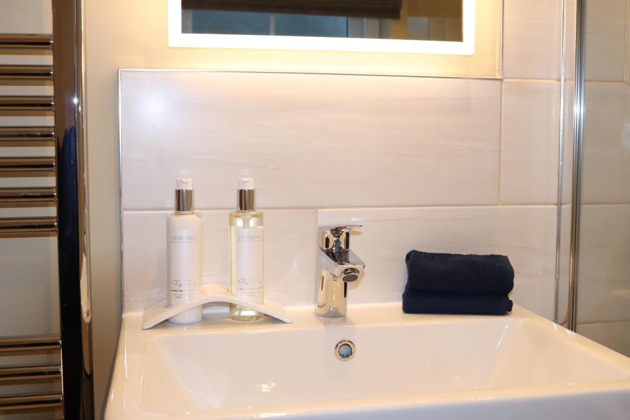 Canal View Cottage With Log Fire & Parking 블리스워스 외부 사진