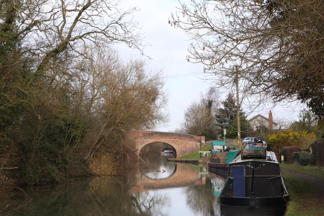 Canal View Cottage With Log Fire & Parking 블리스워스 외부 사진
