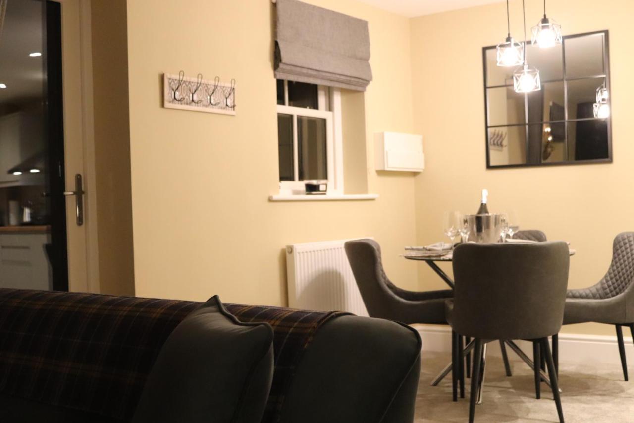 Canal View Cottage With Log Fire & Parking 블리스워스 외부 사진